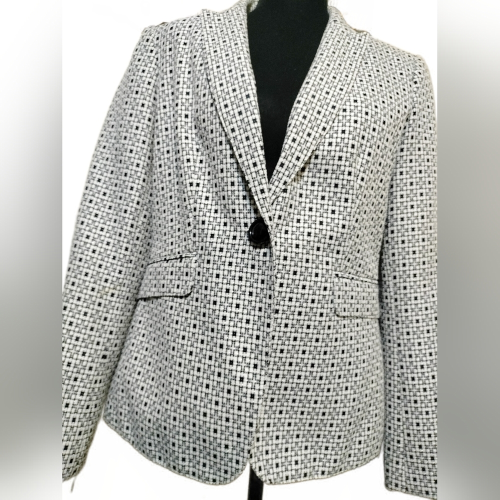 Blazer - Picture 2 of 3